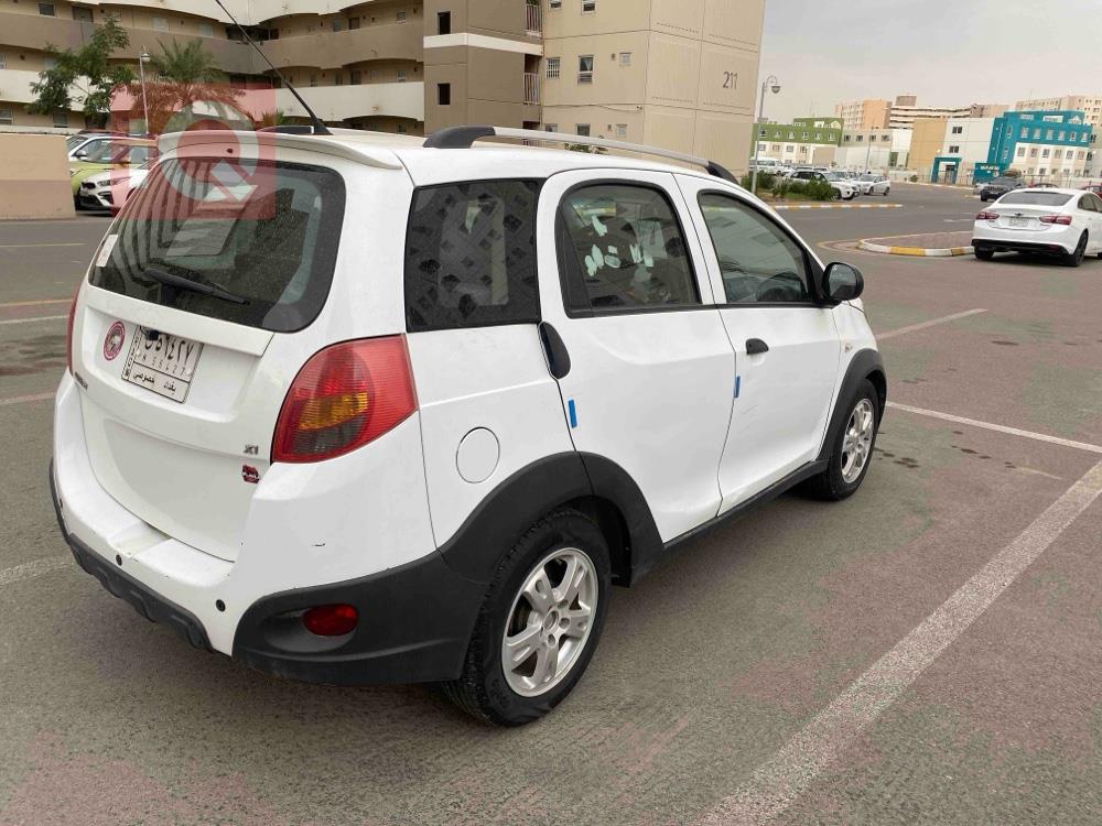 شيري X1